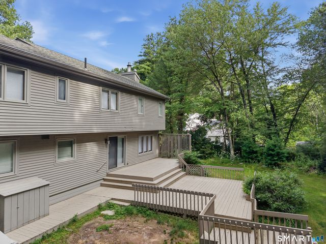 23 Walts Hill, Bloomfield, CT 06002