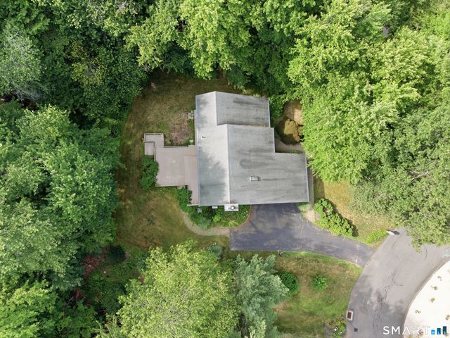 23 Walts Hill, Bloomfield, CT 06002