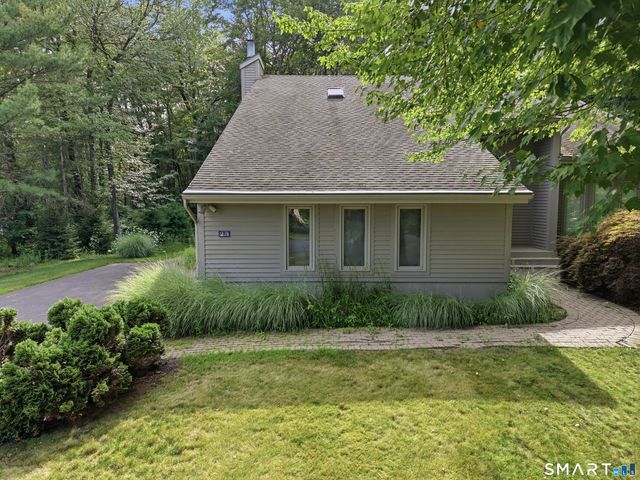 23 Walts Hill, Bloomfield, CT 06002