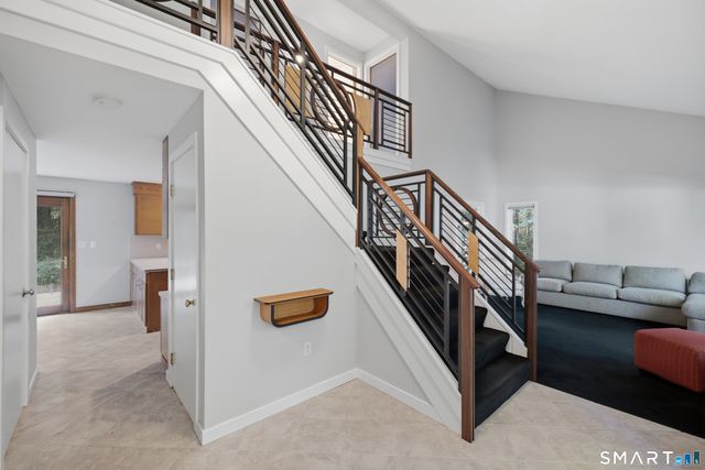 23 Walts Hill, Bloomfield, CT 06002