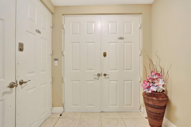 3210 NE 5th Street 202, Pompano Beach, FL 33062