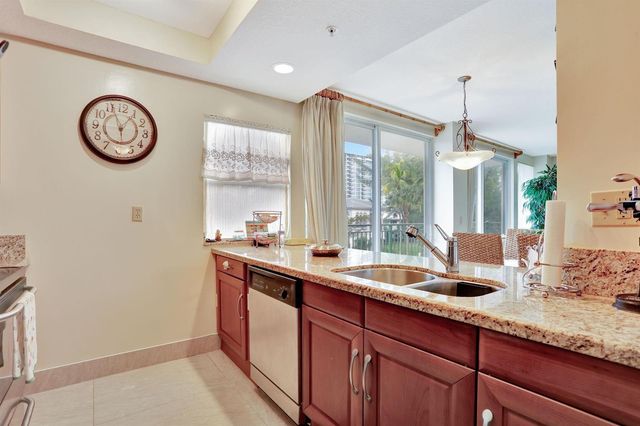 3210 NE 5th Street 202, Pompano Beach, FL 33062