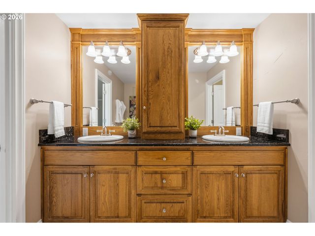 7788 Sw ARBOR GLEN Ct, Wilsonville, OR 97070