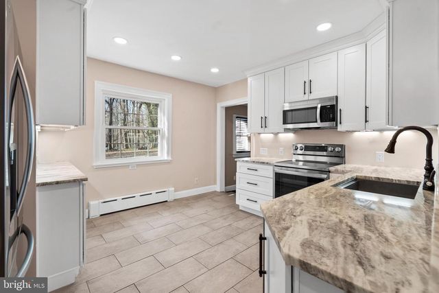 225 FOX RD, Media, PA 19063