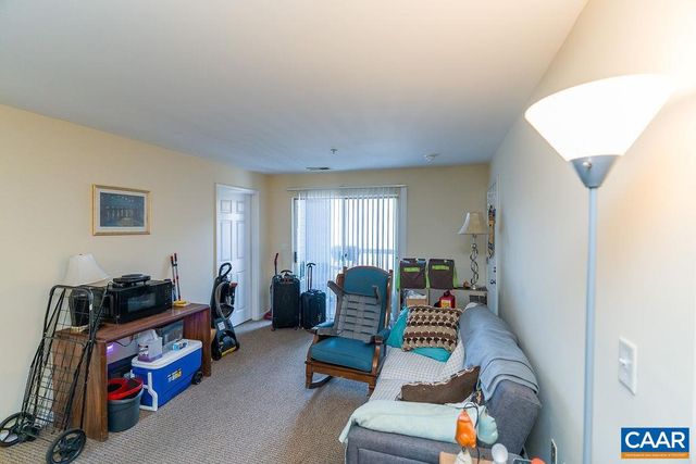 725 Denali Way Apt 102, Charlottesville, VA 22903