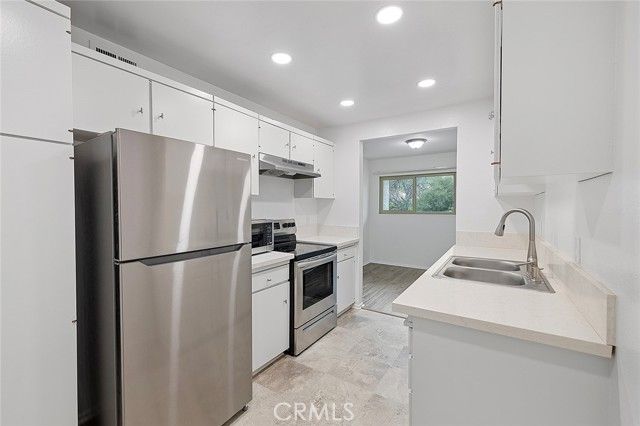 4622 Park Granada 80, Calabasas, CA 91302
