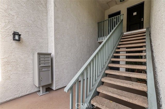 4622 Park Granada 80, Calabasas, CA 91302