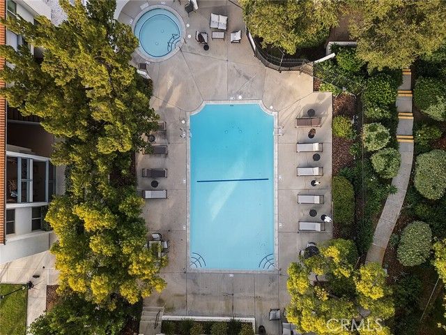 4622 Park Granada 80, Calabasas, CA 91302