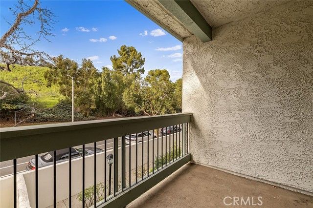 4622 Park Granada 80, Calabasas, CA 91302