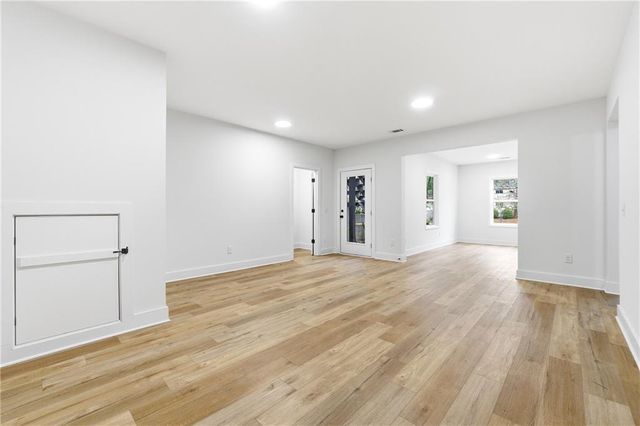 2009 Kenwood SE Place, Smyrna, GA 30082