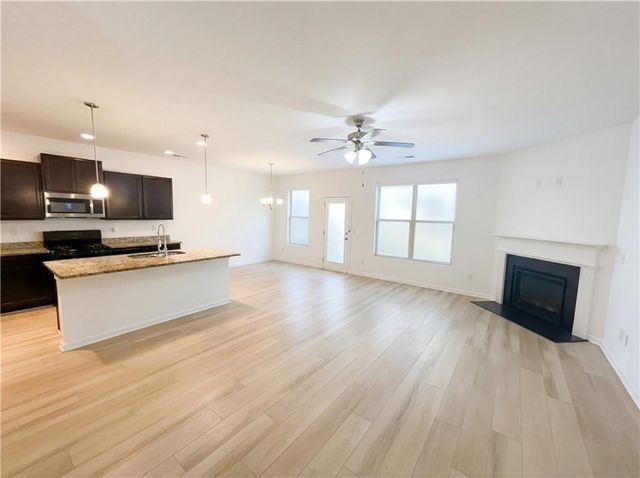 5113 Rapahoe Trail, Atlanta, GA 30349