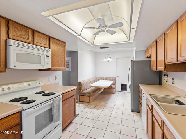 5725 N CAMINO DE LAS ESTRELLAS --, Tucson, AZ 85718