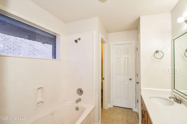 1116 Warwick Place, Southaven, MS 38671