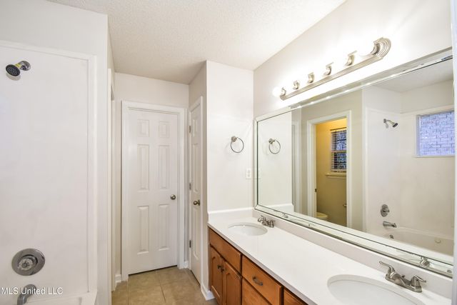 1116 Warwick Place, Southaven, MS 38671