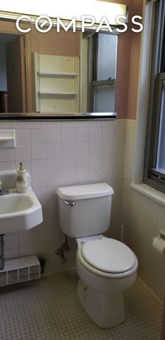 7025 Yellowstone Blvd Apt 2M, New York City, NY 11375