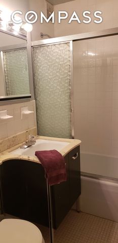 7025 Yellowstone Blvd Apt 2M, New York City, NY 11375