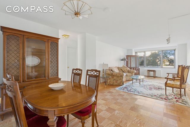 7025 Yellowstone Blvd Apt 2M, New York City, NY 11375