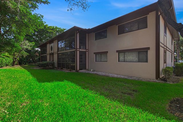 9412 S BELFORT Circle 115, Tamarac, FL 33321