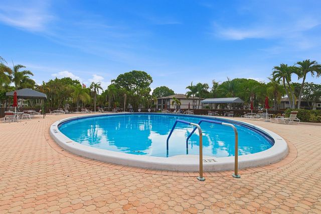 9412 S BELFORT Circle 115, Tamarac, FL 33321