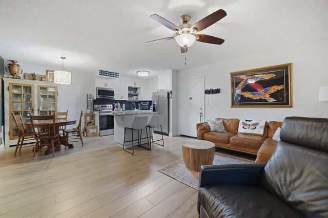 9412 S BELFORT Circle 115, Tamarac, FL 33321