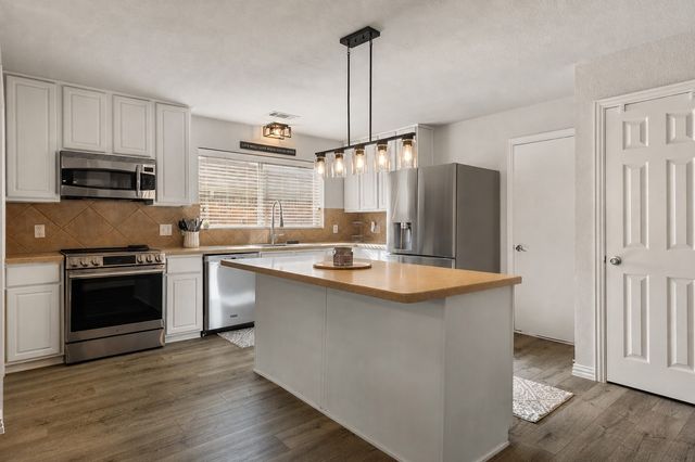 1728 Flamingo Drive, Little Elm, TX 75068
