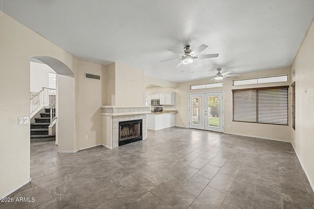 1557 E DOUGLAS Avenue, Gilbert, AZ 85234