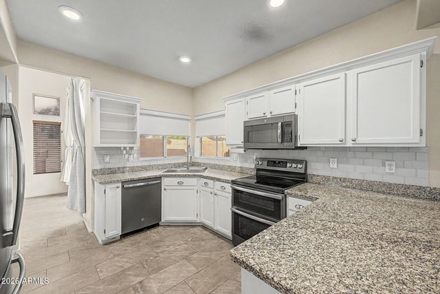 1557 E DOUGLAS Avenue, Gilbert, AZ 85234