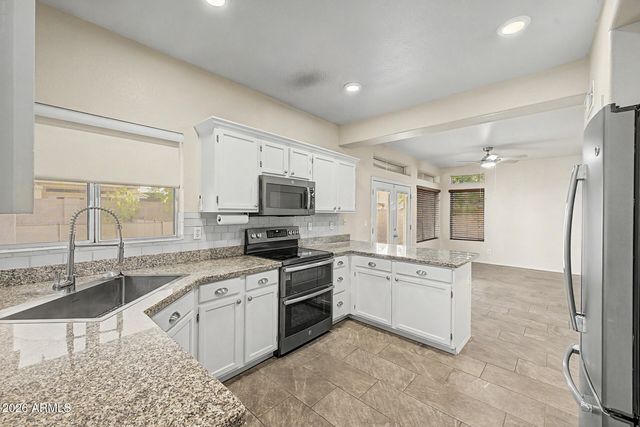 1557 E DOUGLAS Avenue, Gilbert, AZ 85234
