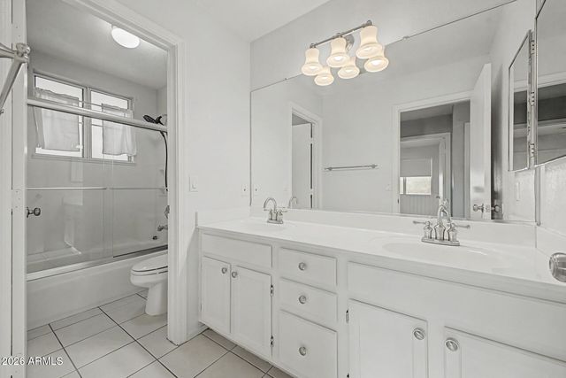 1557 E DOUGLAS Avenue, Gilbert, AZ 85234