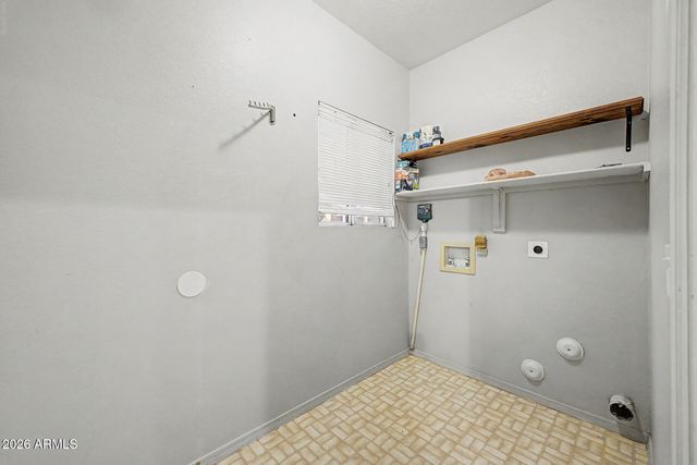 1557 E DOUGLAS Avenue, Gilbert, AZ 85234
