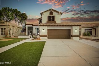 1557 E DOUGLAS Avenue, Gilbert, AZ 85234