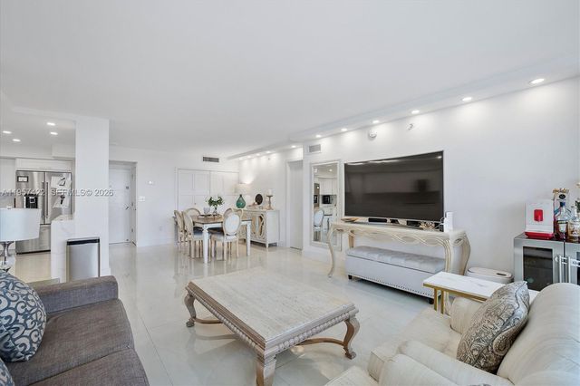 20515 E Country Club Drive 1747, Aventura, FL 33180