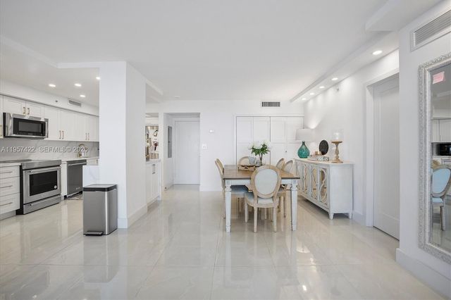 20515 E Country Club Drive 1747, Aventura, FL 33180