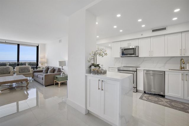 20515 E Country Club Drive 1747, Aventura, FL 33180