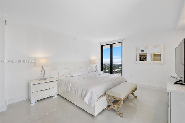 20515 E Country Club Drive 1747, Aventura, FL 33180
