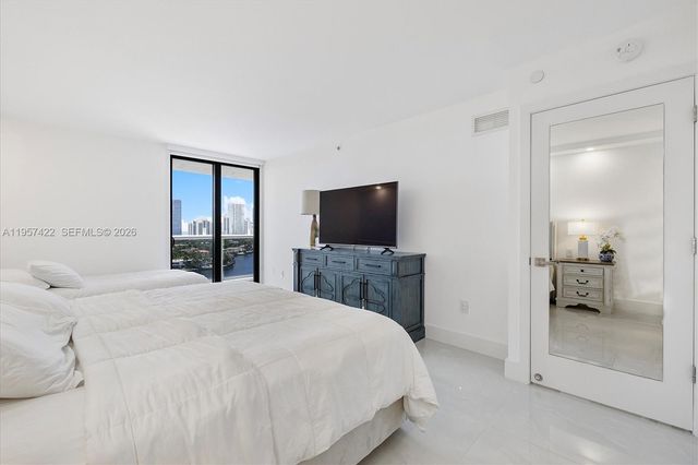 20515 E Country Club Drive 1747, Aventura, FL 33180