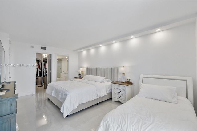20515 E Country Club Drive 1747, Aventura, FL 33180