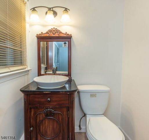 568 Stanley Pl, Mount Arlington Boro, NJ 07850