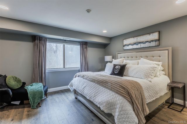 172 Pointe Circle N 172, Coram, NY 11727