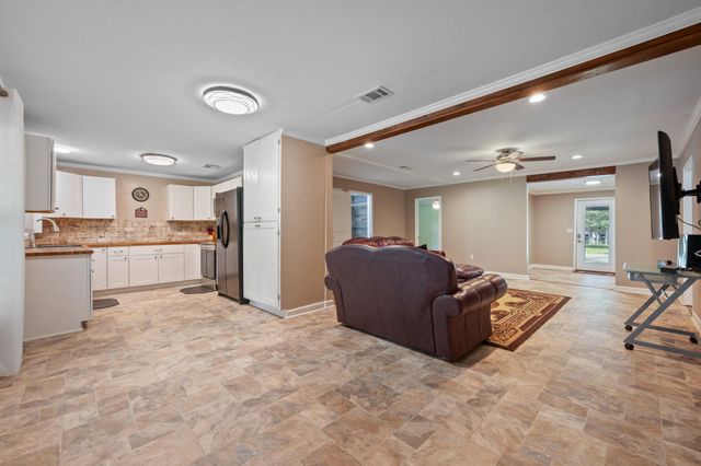 4440 County Road 448, Thorndale, TX 76577