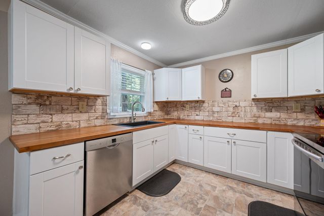 4440 County Road 448, Thorndale, TX 76577