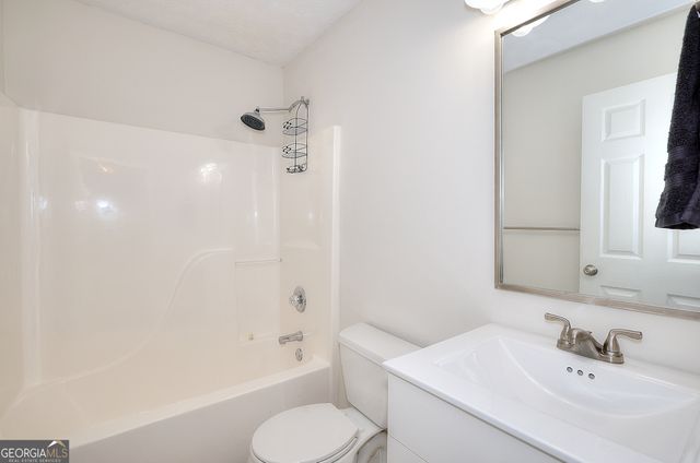 1022 Carriage Way, Loganville, GA 30052