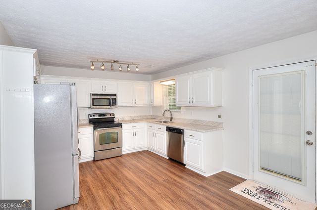 1022 Carriage Way, Loganville, GA 30052