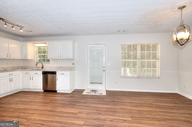 1022 Carriage Way, Loganville, GA 30052