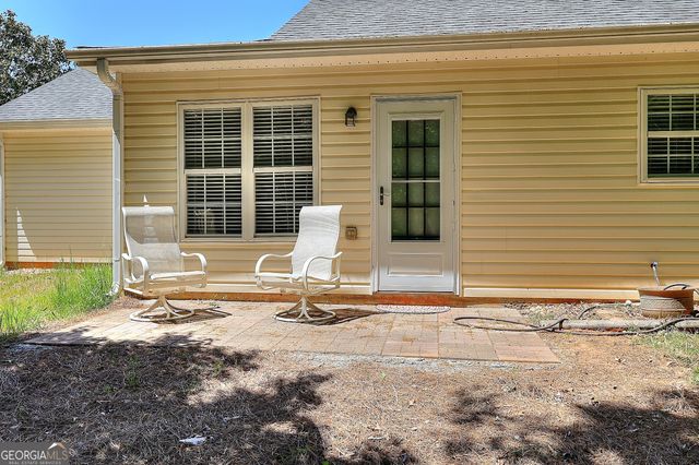 1022 Carriage Way, Loganville, GA 30052