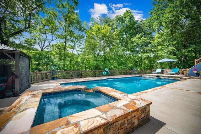 178 Arp Road, Mineral Bluff, GA 30559