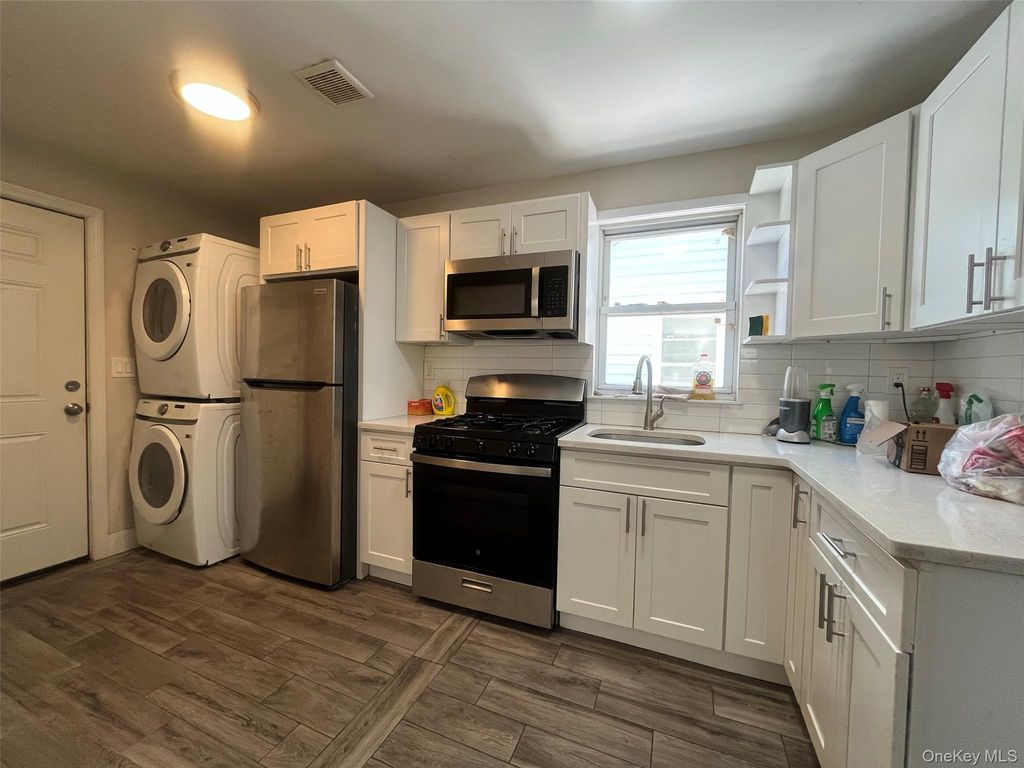164-33 77th Avenue, Fresh Meadows, NY 11366 — photo 2
