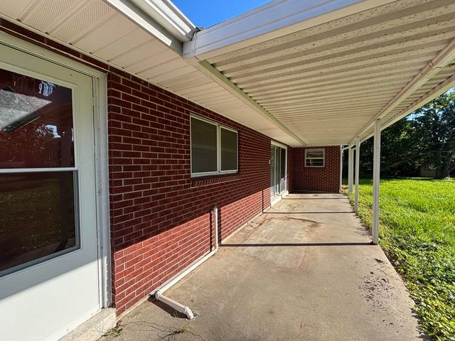 157 Leonard St, Raceland, LA 70394