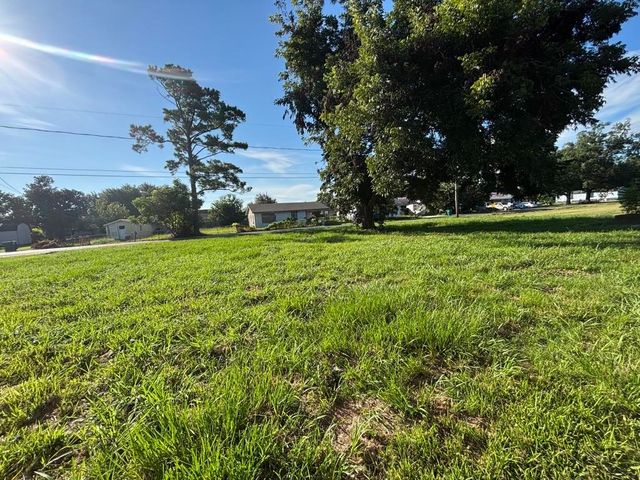 157 Leonard St, Raceland, LA 70394