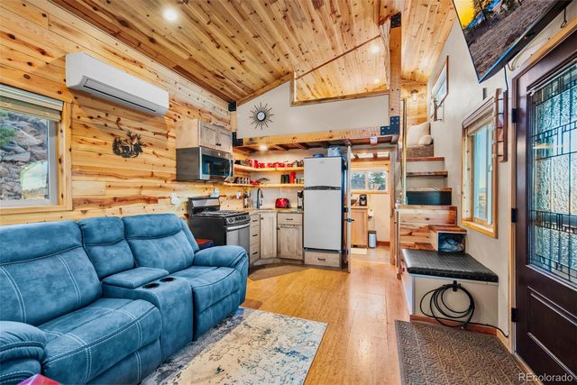 189 Goldenburg Canyon Road, Hartsel, CO 80449